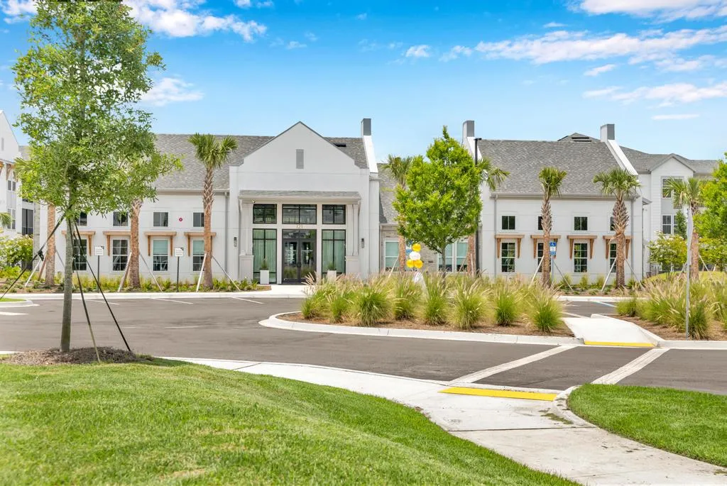 Amenities_Ext_Tapestry Palmera Apartments-3