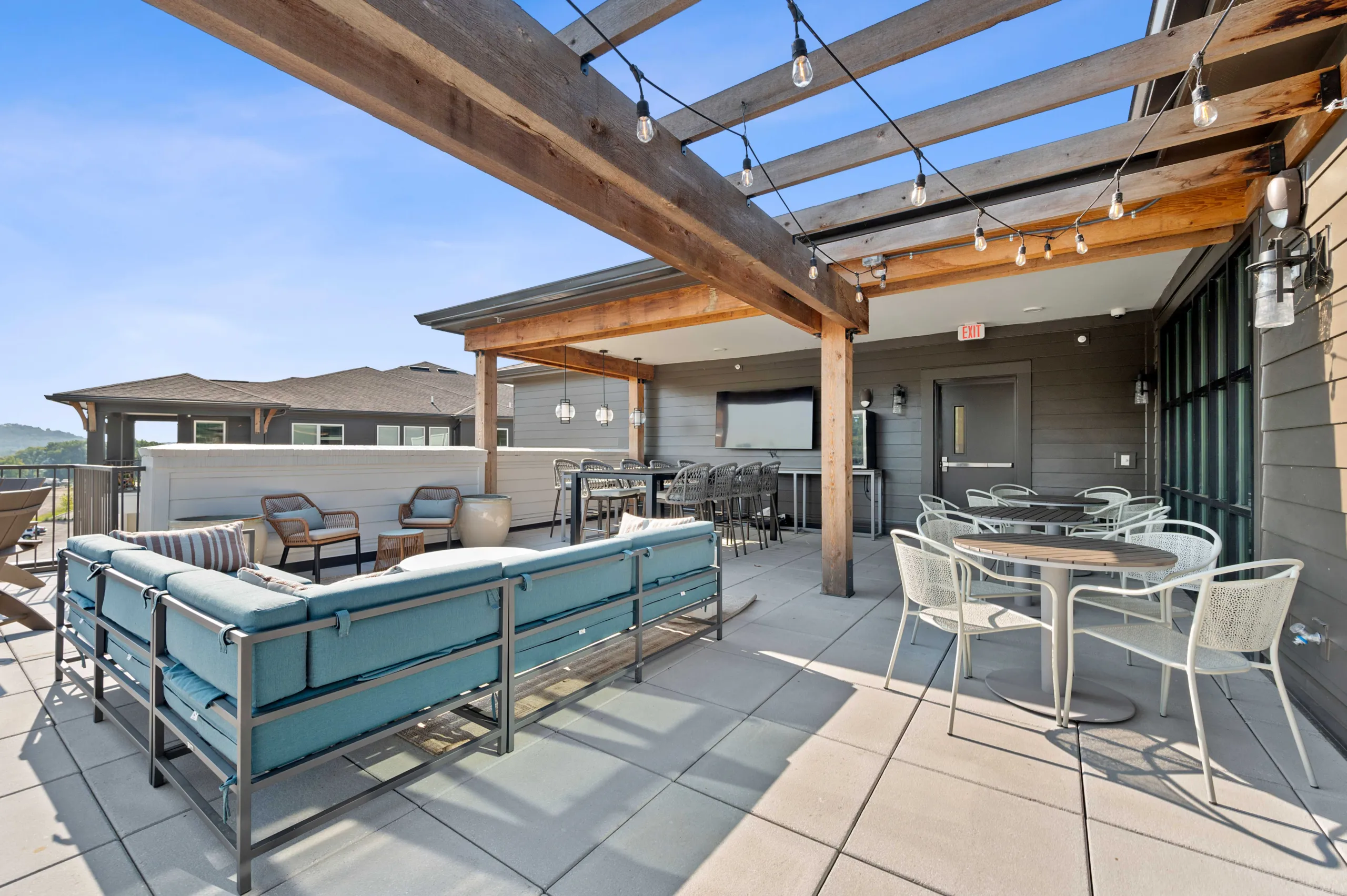 Velo Riverside Rooftop Terrace (5)